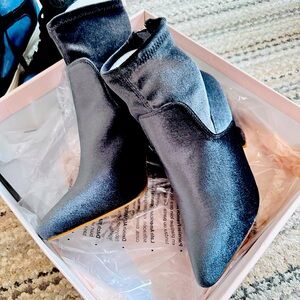Heeled Ankle bootie